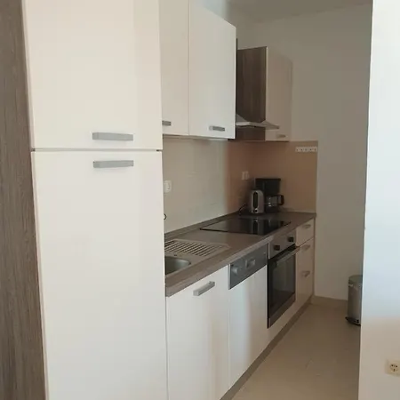 I Sobe Jusic アパート ラブ