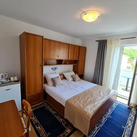 I Sobe Jusic Apartment *